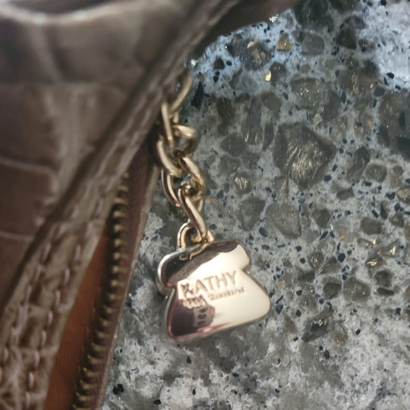 Kathy Van Zeeland shoulder purse - Picture 6 of 7